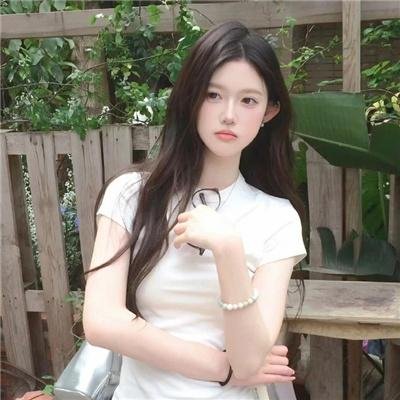 球场艳侣